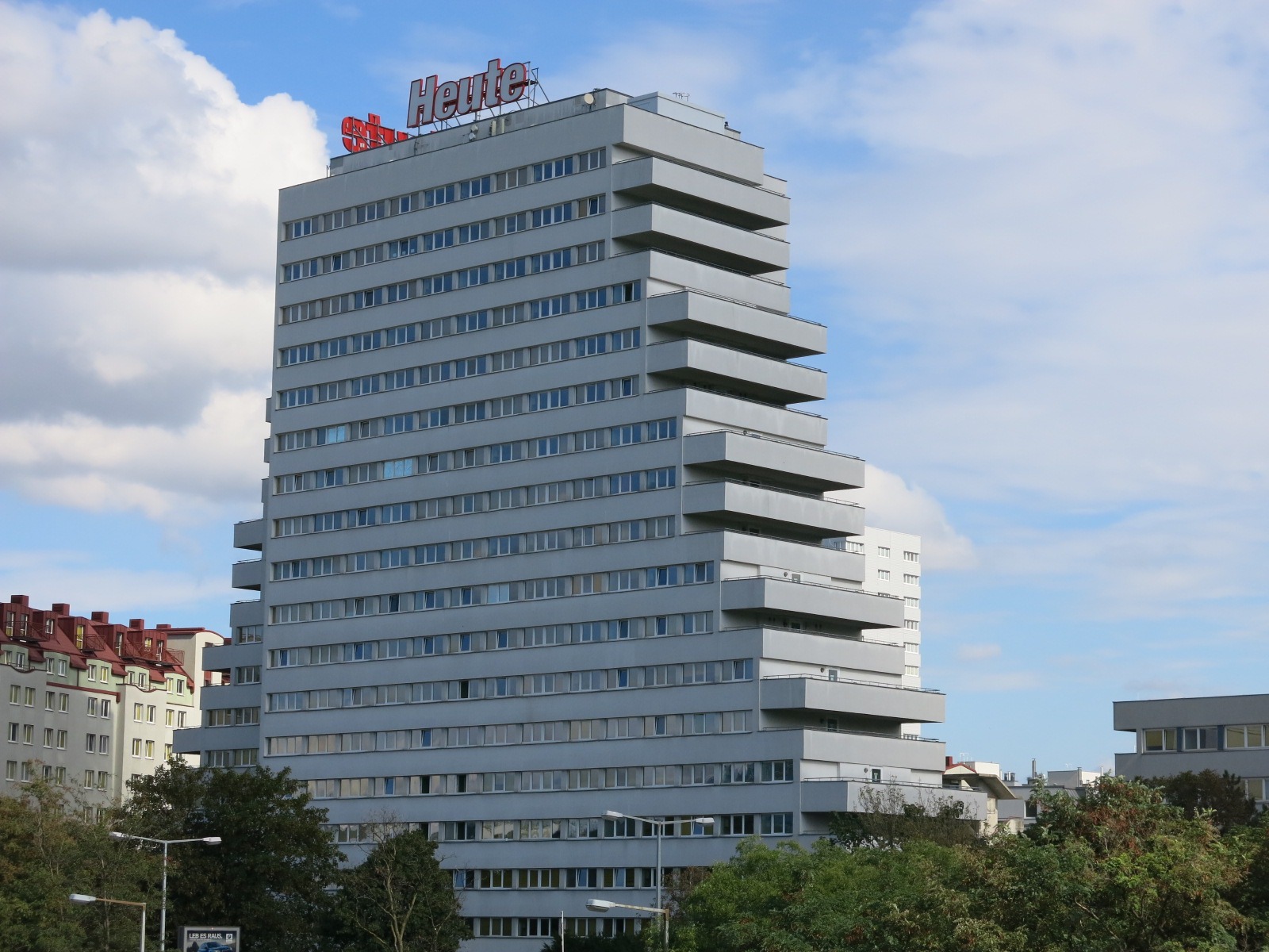 251.246 <br>Entwerfen | Research :: Built. Studierendenwohnheim der 1970er Jahre = nobody's darling?