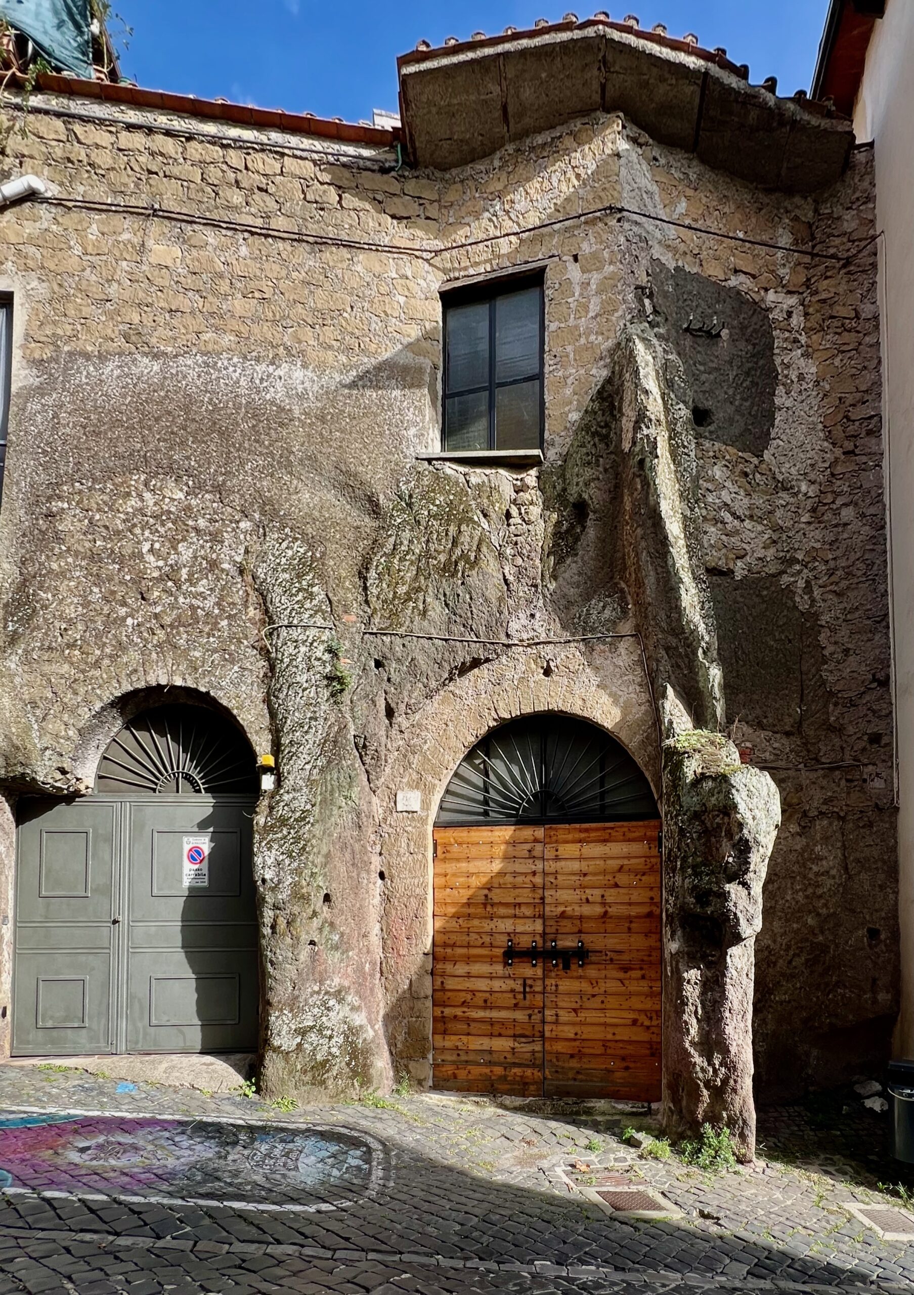 251.257 <br>Themendiplom | Mittelalterliche Felsenarchitektur in Latium